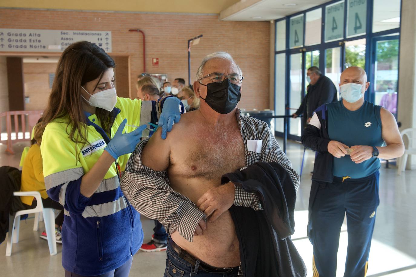 Fotos: Dosisde refuerzo a los inmunizados con Janssen en Murcia