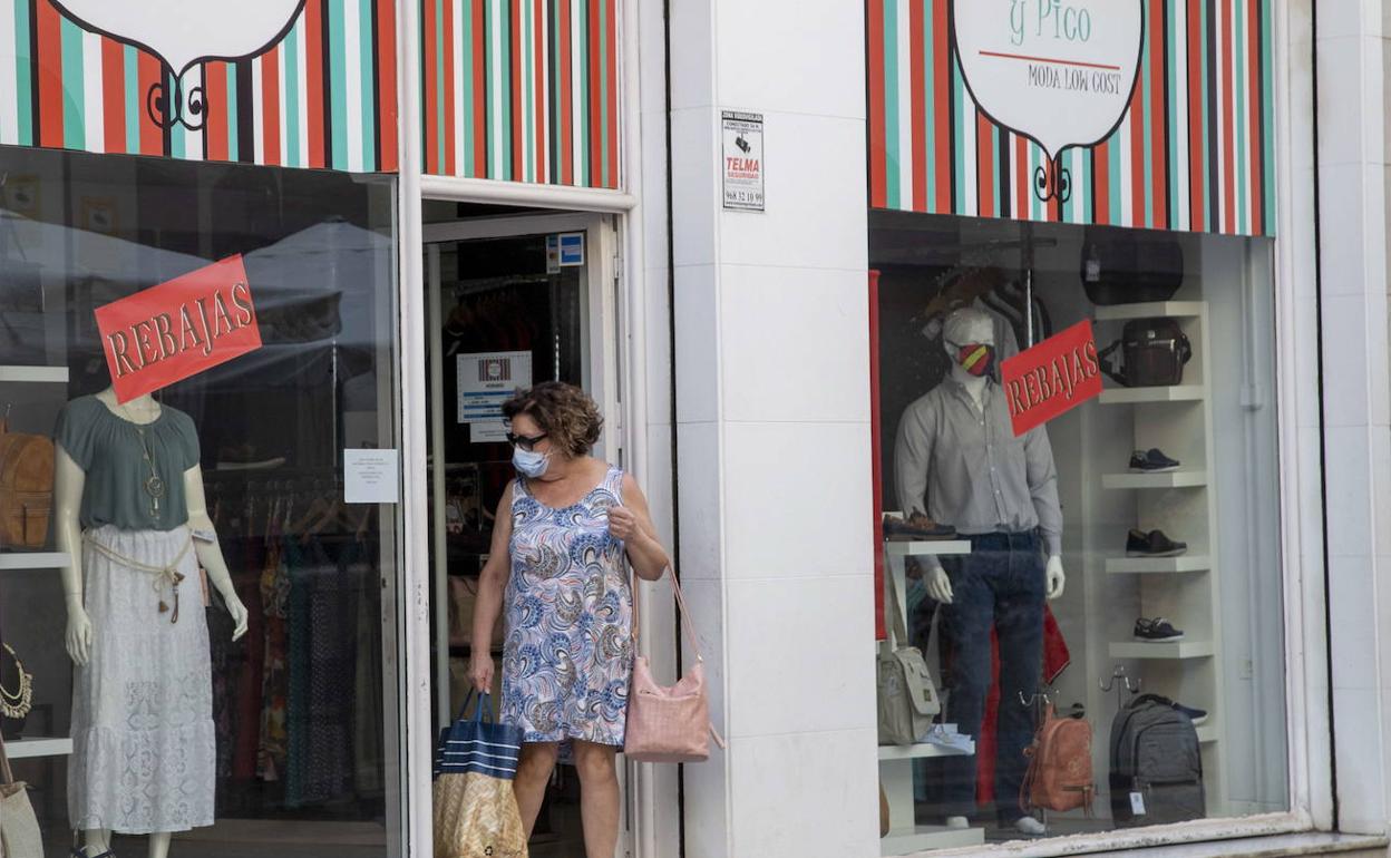 Un pequeño comercio en Cartagena, en una imagen de archivo.