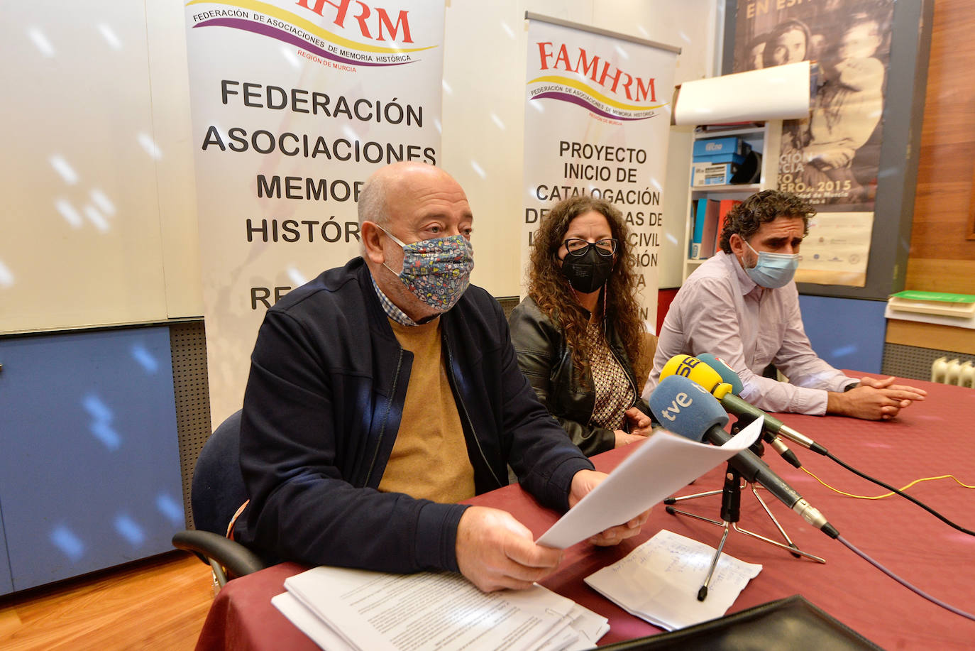 Fotos: La Federación de Asociaciones de Memoria Histórica desarrolla el catálogo de fosas de la Guerra Civil en la Región