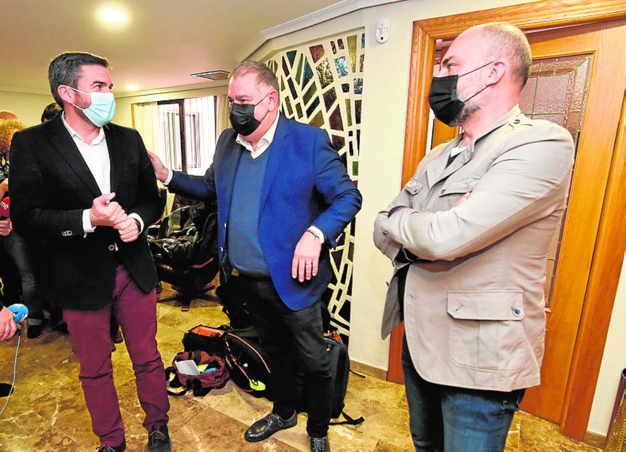 Luengo, Lucas Jiménez y Javier Berenguer, ayer en el Scrats. 