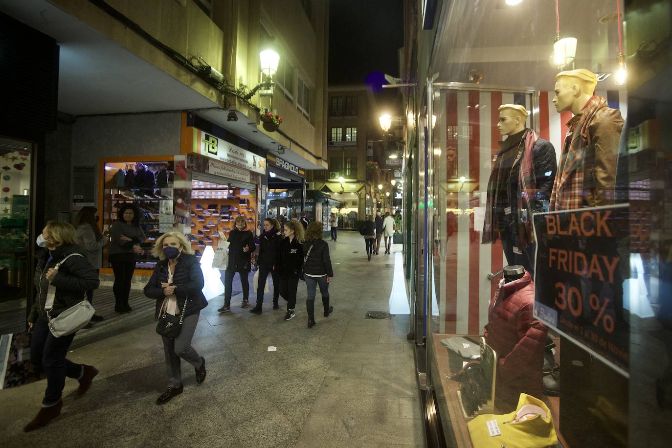 Fotos: Comienzan las rebajas del &#039;Black Friday&#039; en Murcia