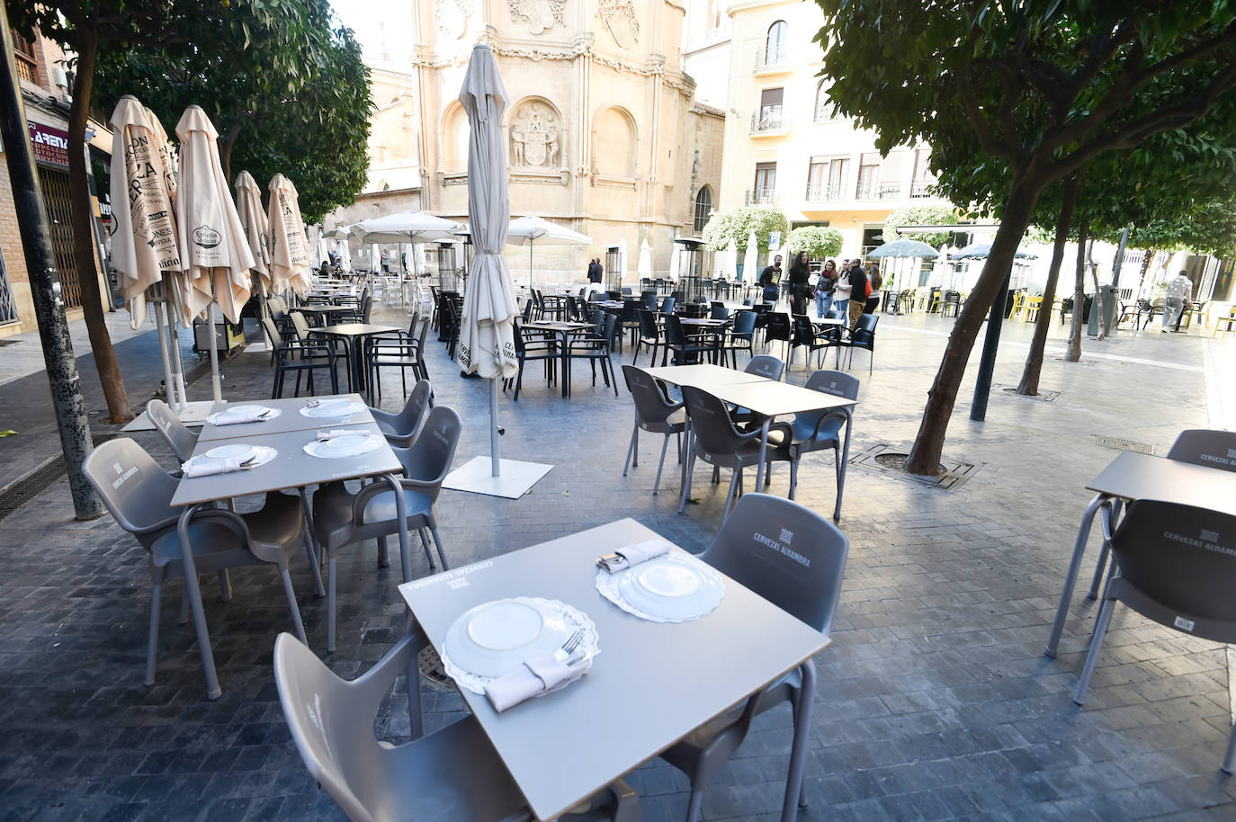 Fotos: Las terrazas de la zona de la Catedral de Murcia podrán sumar un 15% más de mesas
