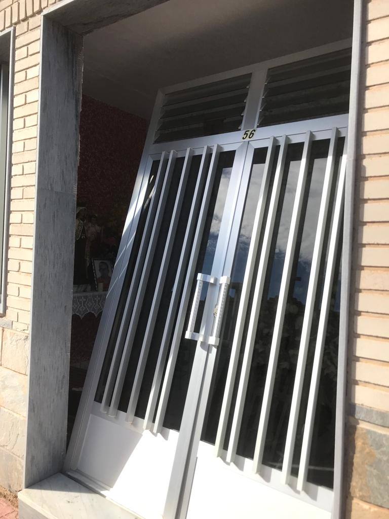 Fotos: Destrozan puertas y ventanas de 40 panteones en el cementerio de Javalí Nuevo
