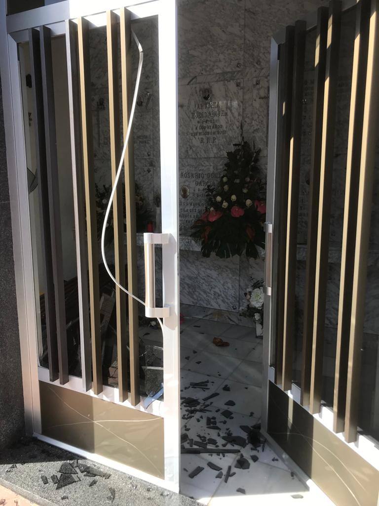 Fotos: Destrozan puertas y ventanas de 40 panteones en el cementerio de Javalí Nuevo