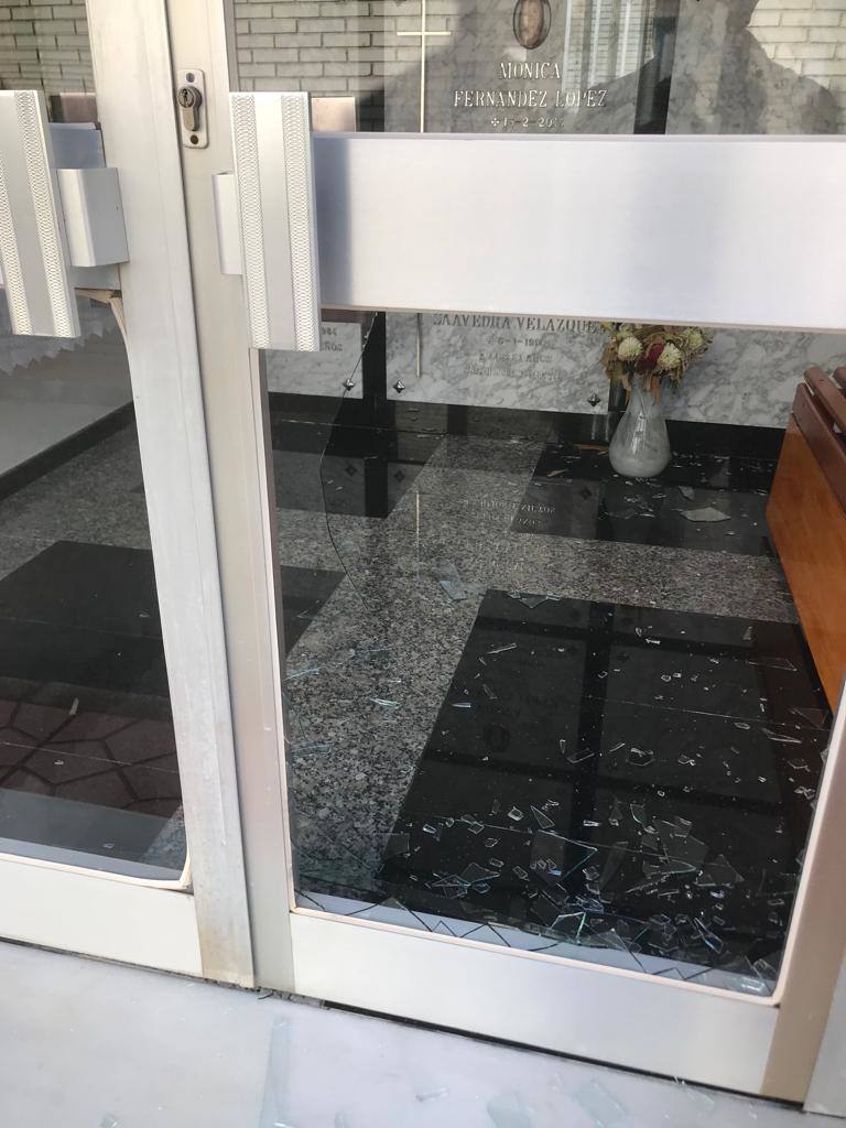 Fotos: Destrozan puertas y ventanas de 40 panteones en el cementerio de Javalí Nuevo