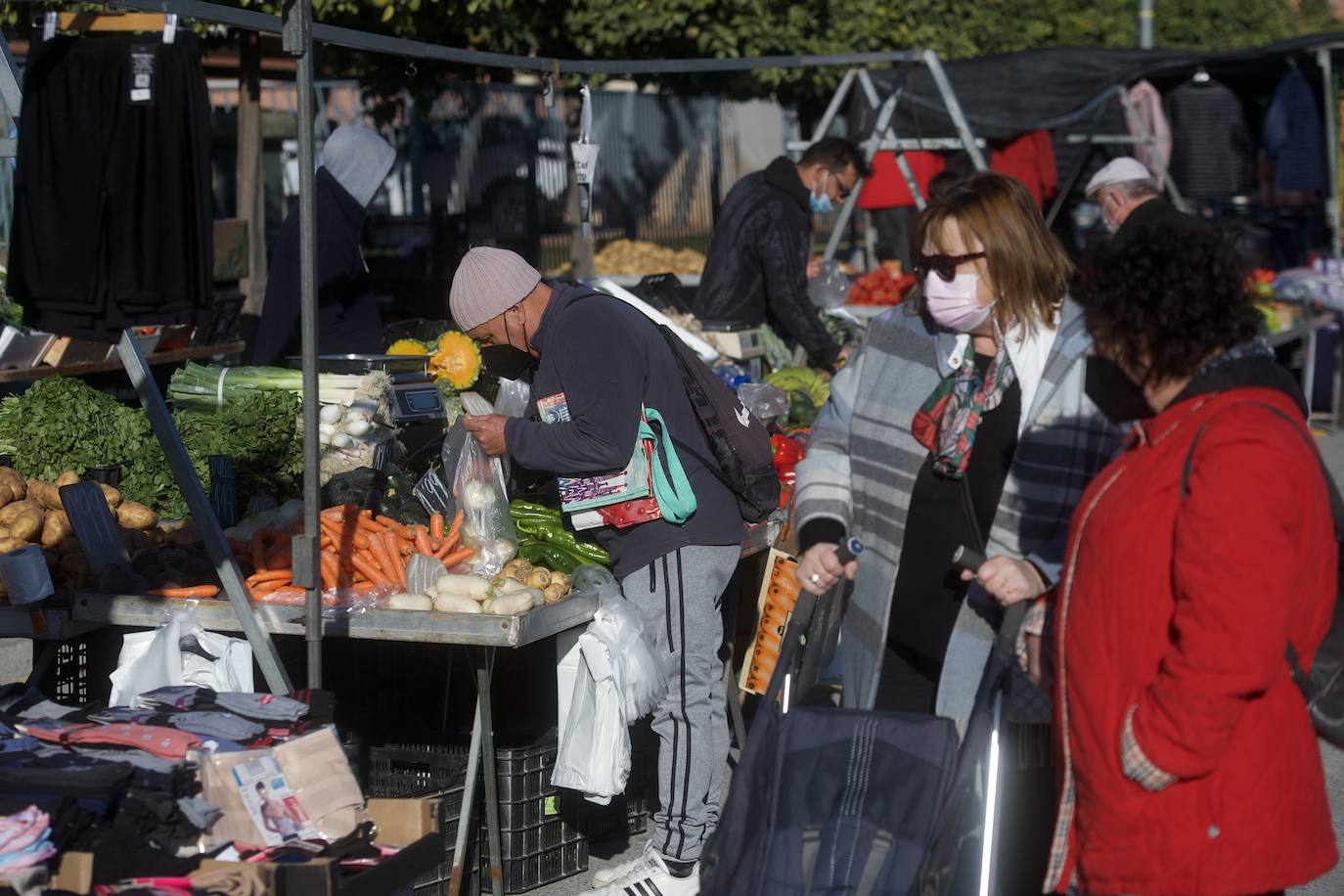 Fotos: El mercadillo dominical de Murcia se estrena junto a los juzgados