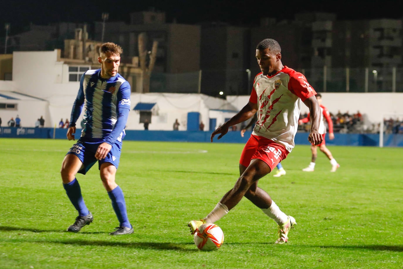 Fotos: Un heroico Águilas cae en los penaltis frente al Almería