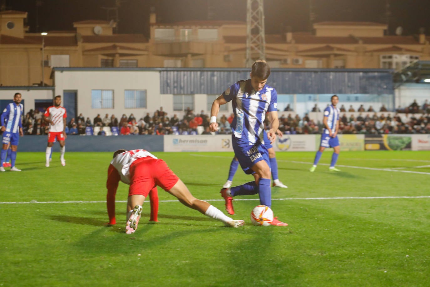 Fotos: Un heroico Águilas cae en los penaltis frente al Almería