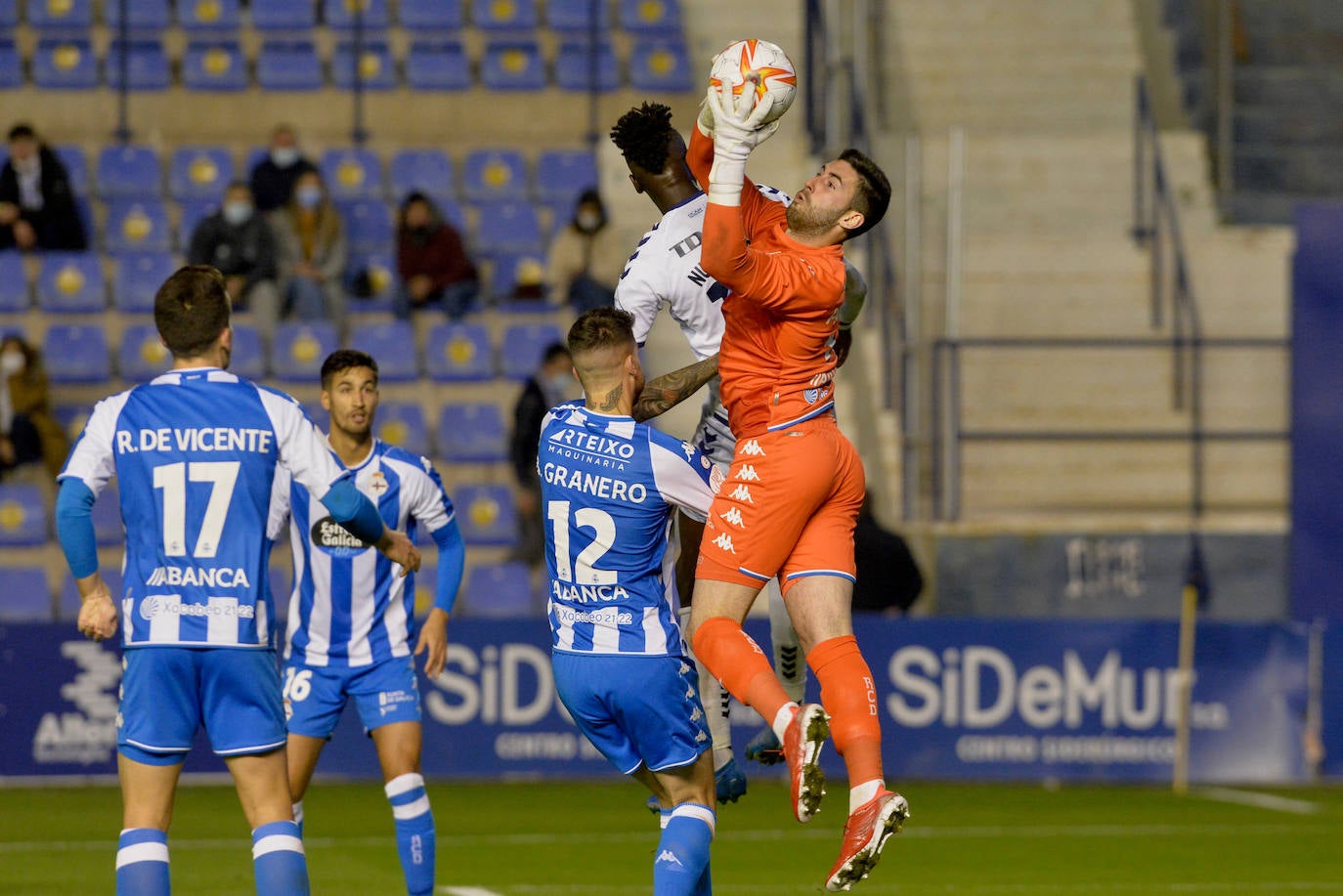 Fotos: El UCAM hace sufrir a un Deportivo letal (3-4)