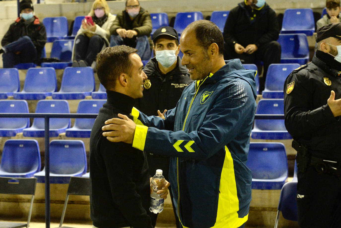 Fotos: El UCAM hace sufrir a un Deportivo letal (3-4)