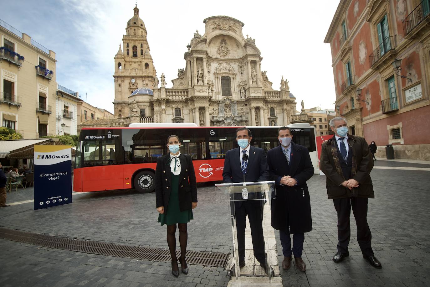 Fotos: Autobuses rojos y blancos para las líneas entre Murcia y pedanías
