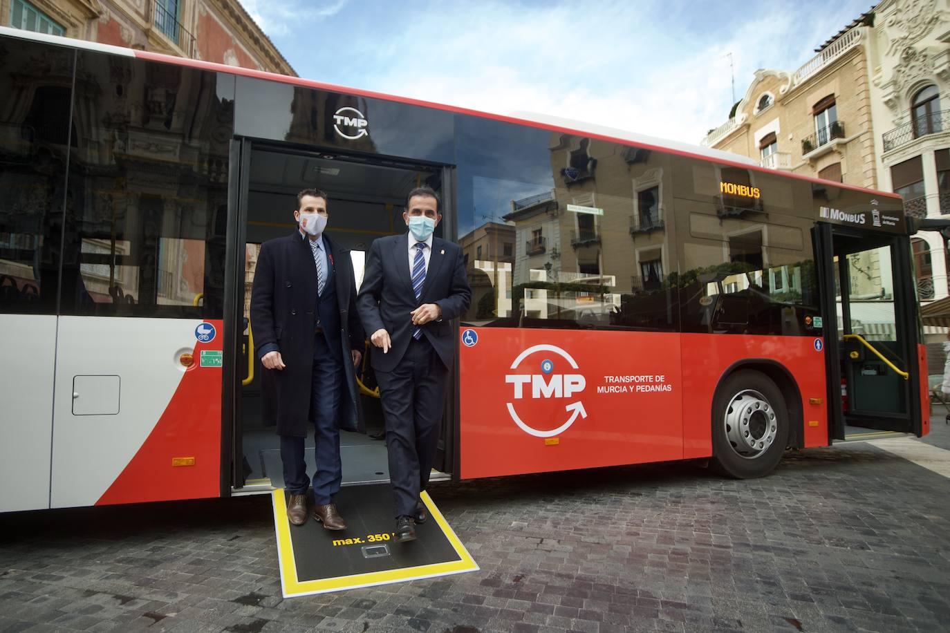 Fotos: Autobuses rojos y blancos para las líneas entre Murcia y pedanías
