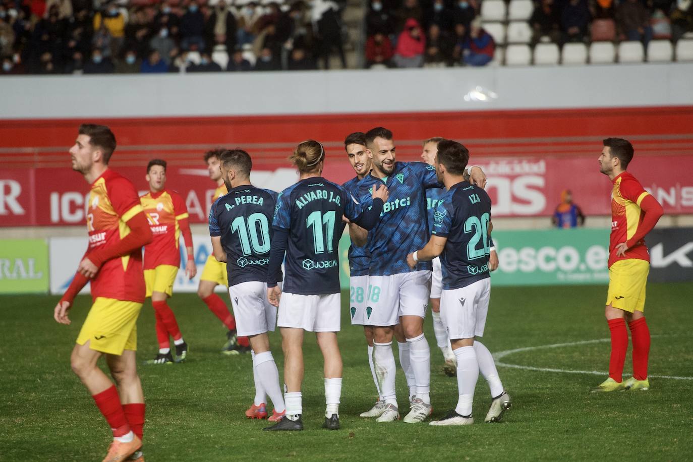 Fotos: El Cádiz no tiene piedad del Villa de Fortuna (0-7)