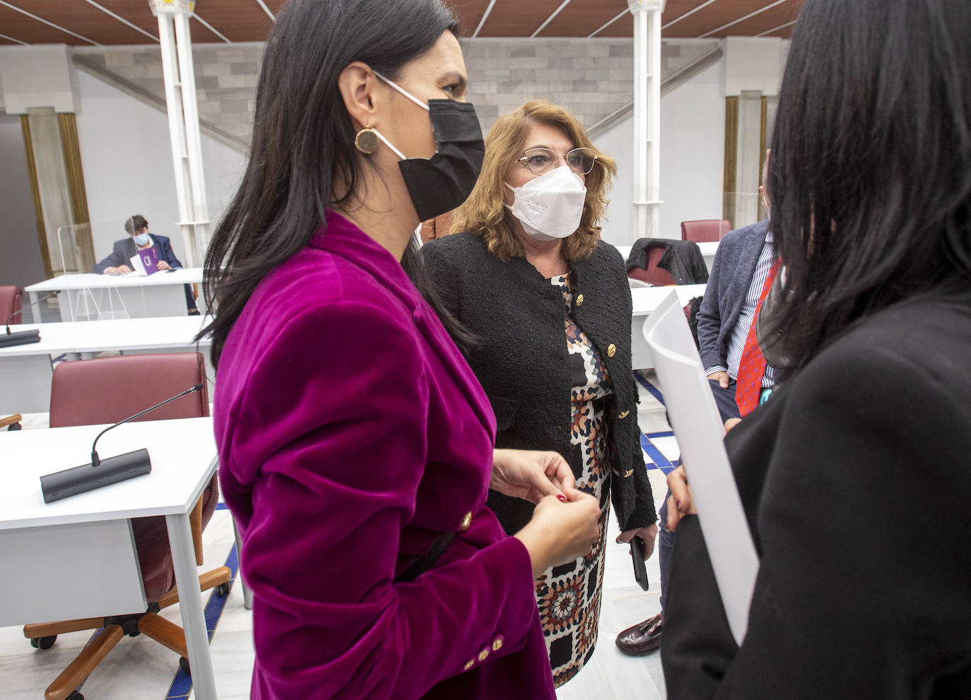 Fotos: Gobierno y oposición dinamitan el diálogo y el consenso con la retirada del Estatuto