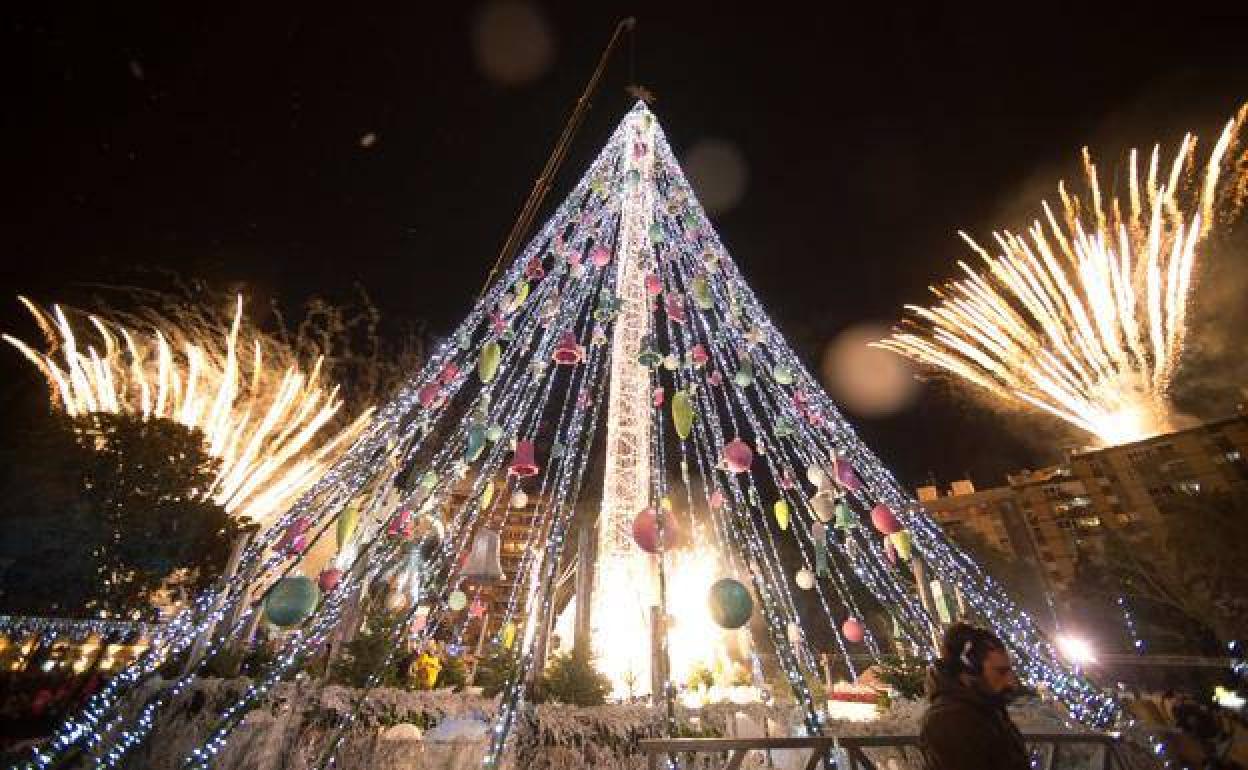 Árbol de Navidad de la plaza Circular, en una imagen de archivo. 