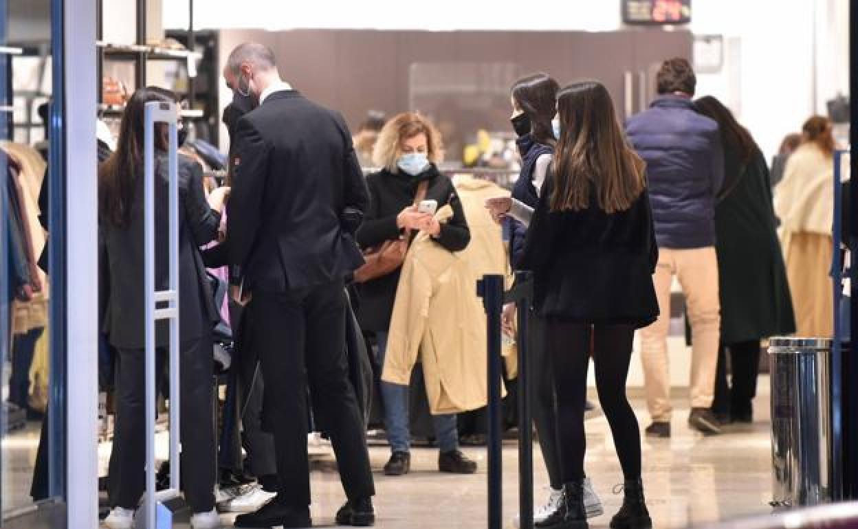 Un comercio de Murcia, en una imagen de archivo. 