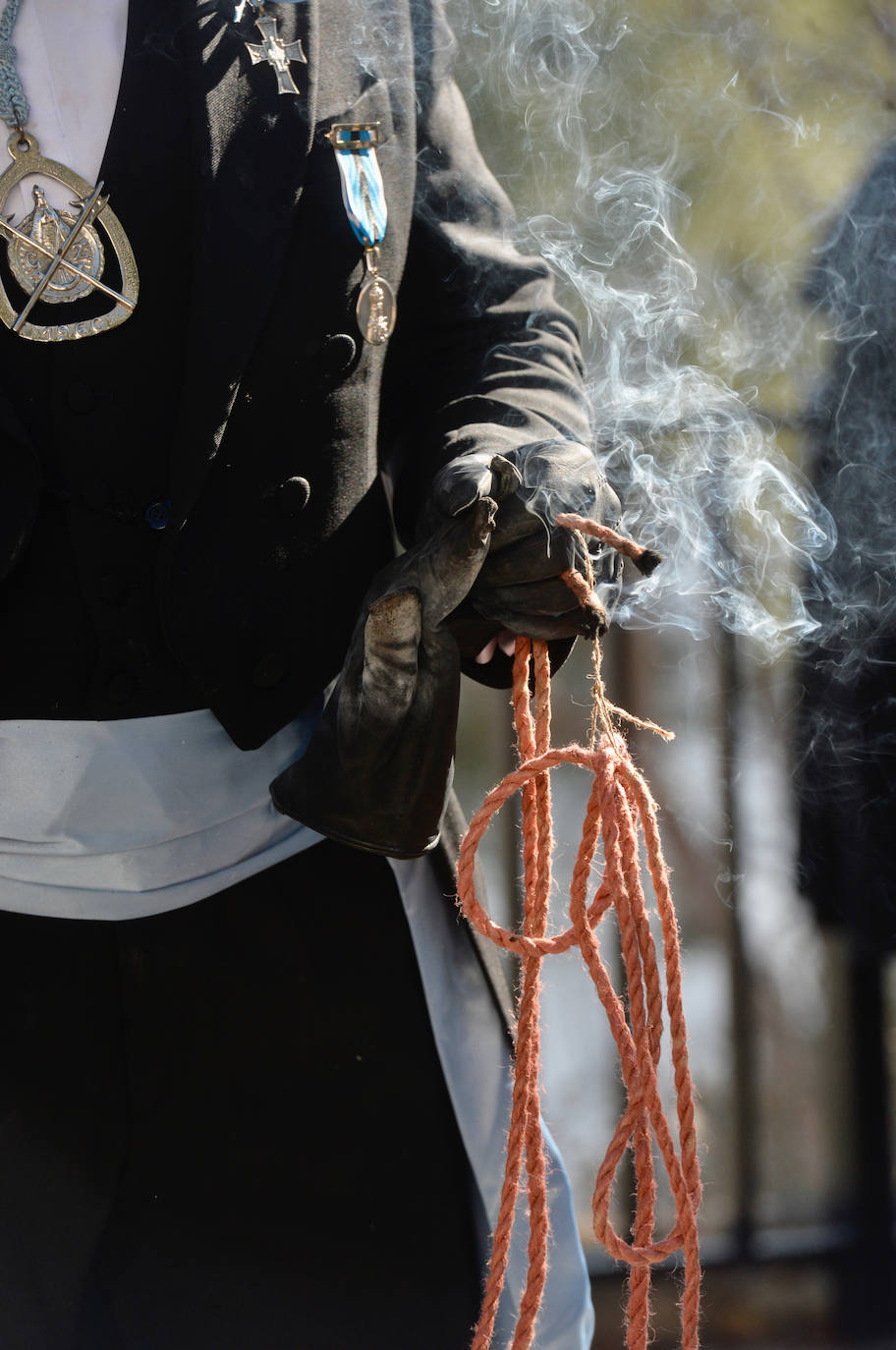 Fotos: Bajada de la Virgen del Castillo en Yecla entre pólvora y repiques de campanas