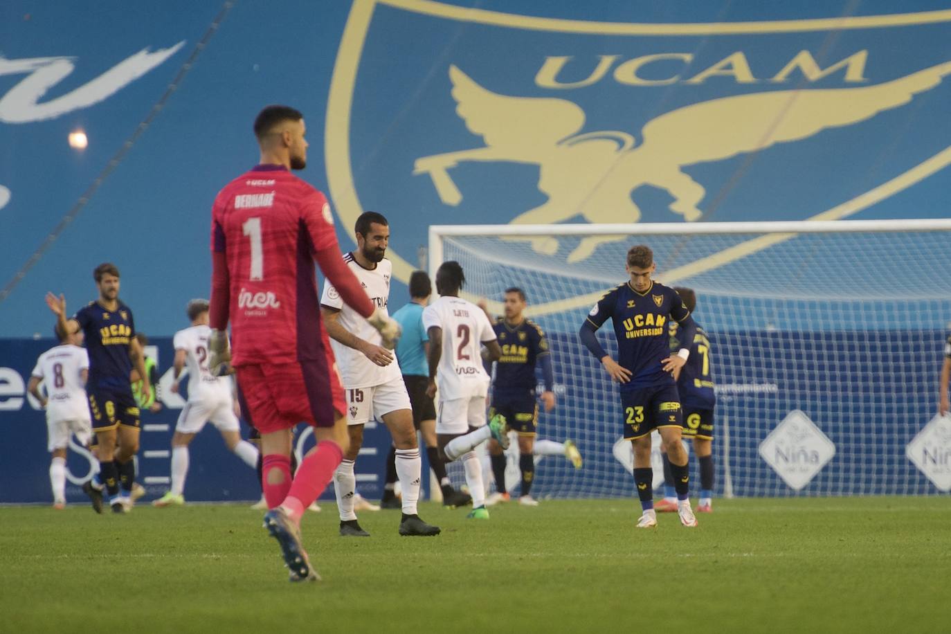 Fotos: La derrota del UCAM CF frente al Albacete Balompié, en imágenes