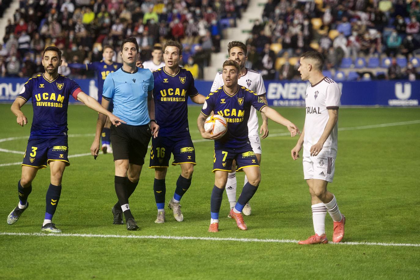 Fotos: La derrota del UCAM CF frente al Albacete Balompié, en imágenes