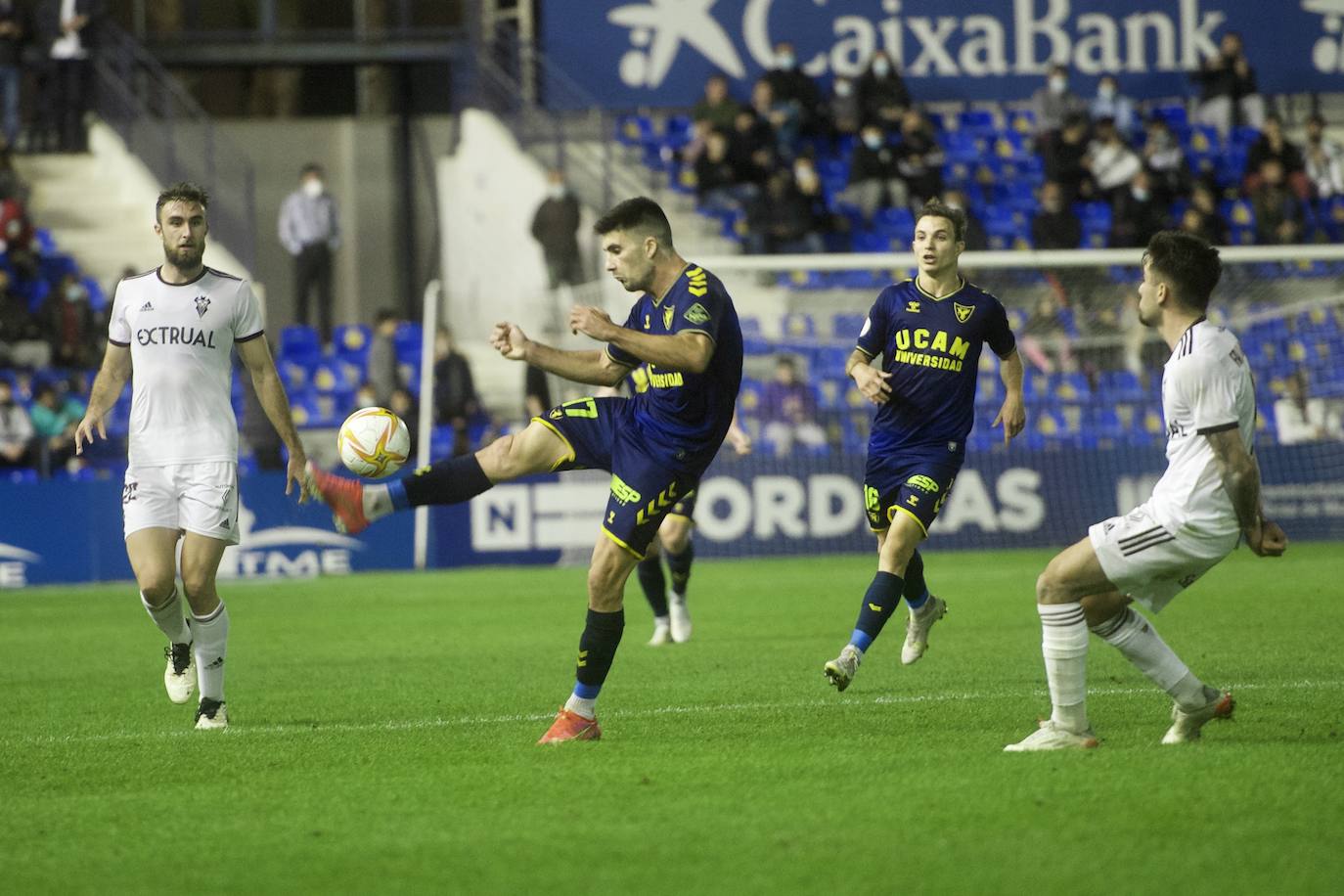 Fotos: La derrota del UCAM CF frente al Albacete Balompié, en imágenes