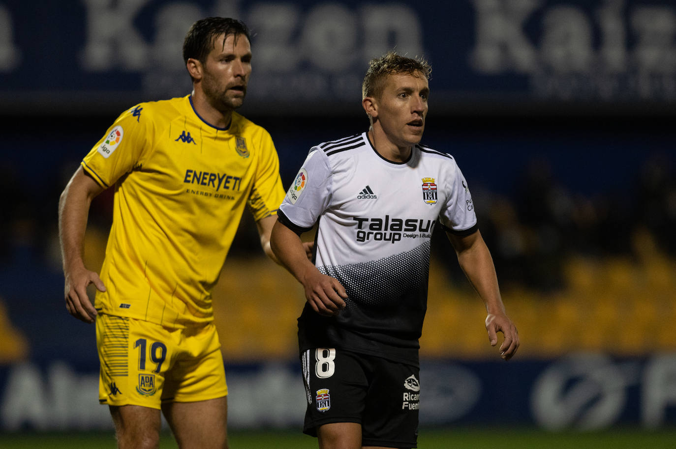 Fotos: El Cartagena también tropieza en el campo del colista