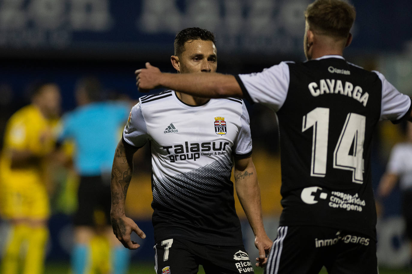 Fotos: El Cartagena también tropieza en el campo del colista