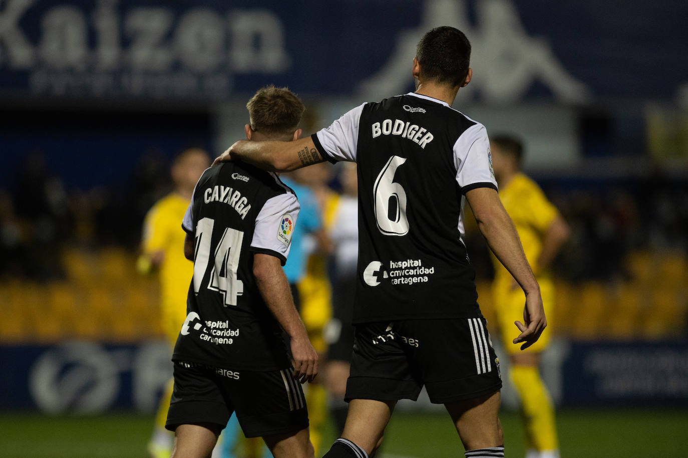 Fotos: El Cartagena también tropieza en el campo del colista