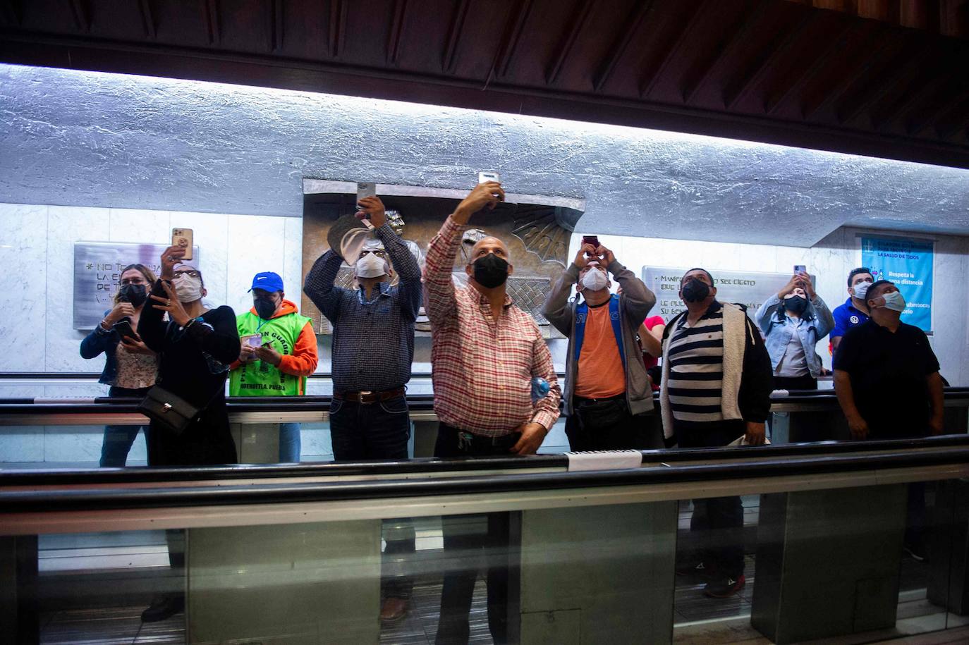 Fotos: Esperanza y medidas sanitarias para la Virgen de Guadalupe