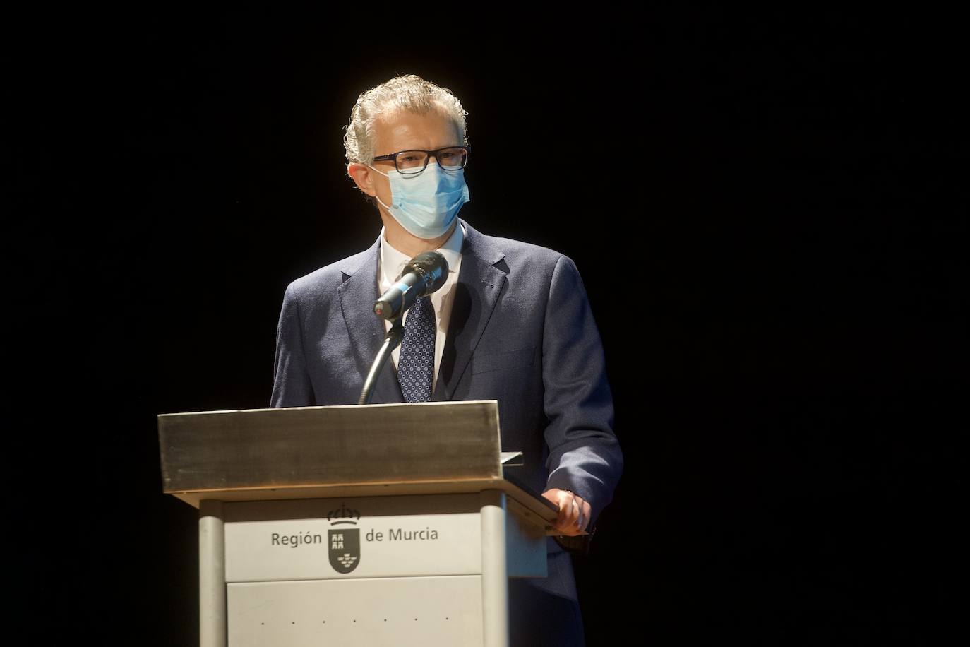 Fotos: Juan José Pedreño agradece a los profesionales jubilados en 2020 y 2021 su labor en el área de salud I de la Arrixaca