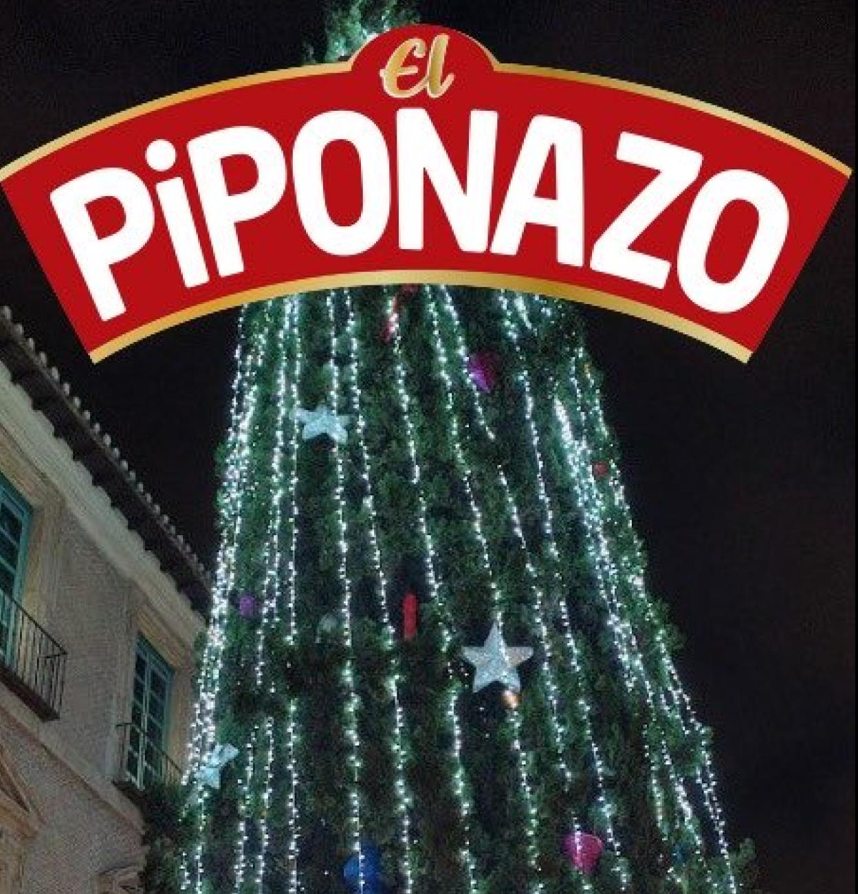 Montaje del árbol de Navidad de la Glorieta. 