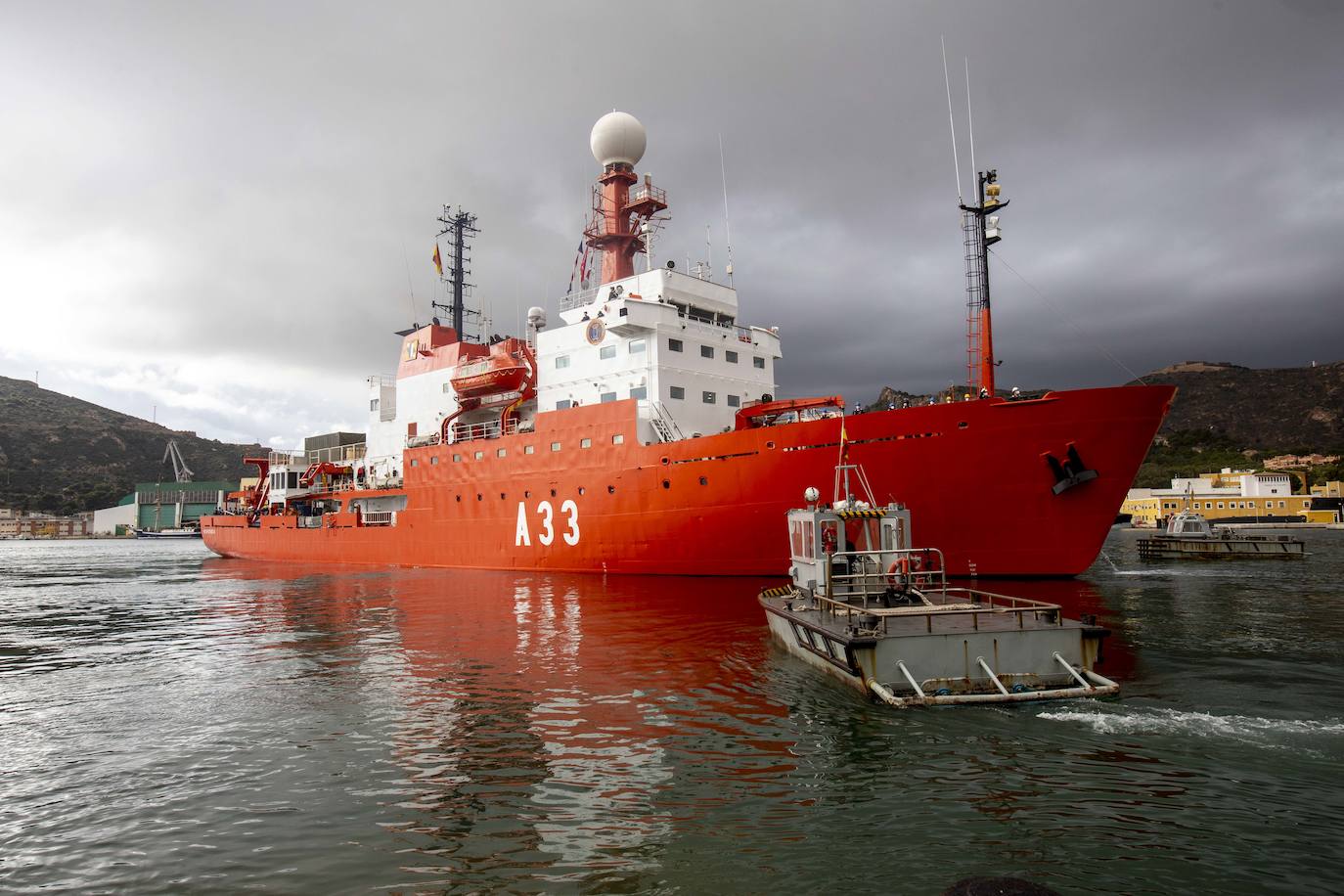 Fotos: El &#039;Hespérides&#039; zarpa desde el arsenal de Cartagena hacia la Antártida en &#039;modo burbuja&#039;