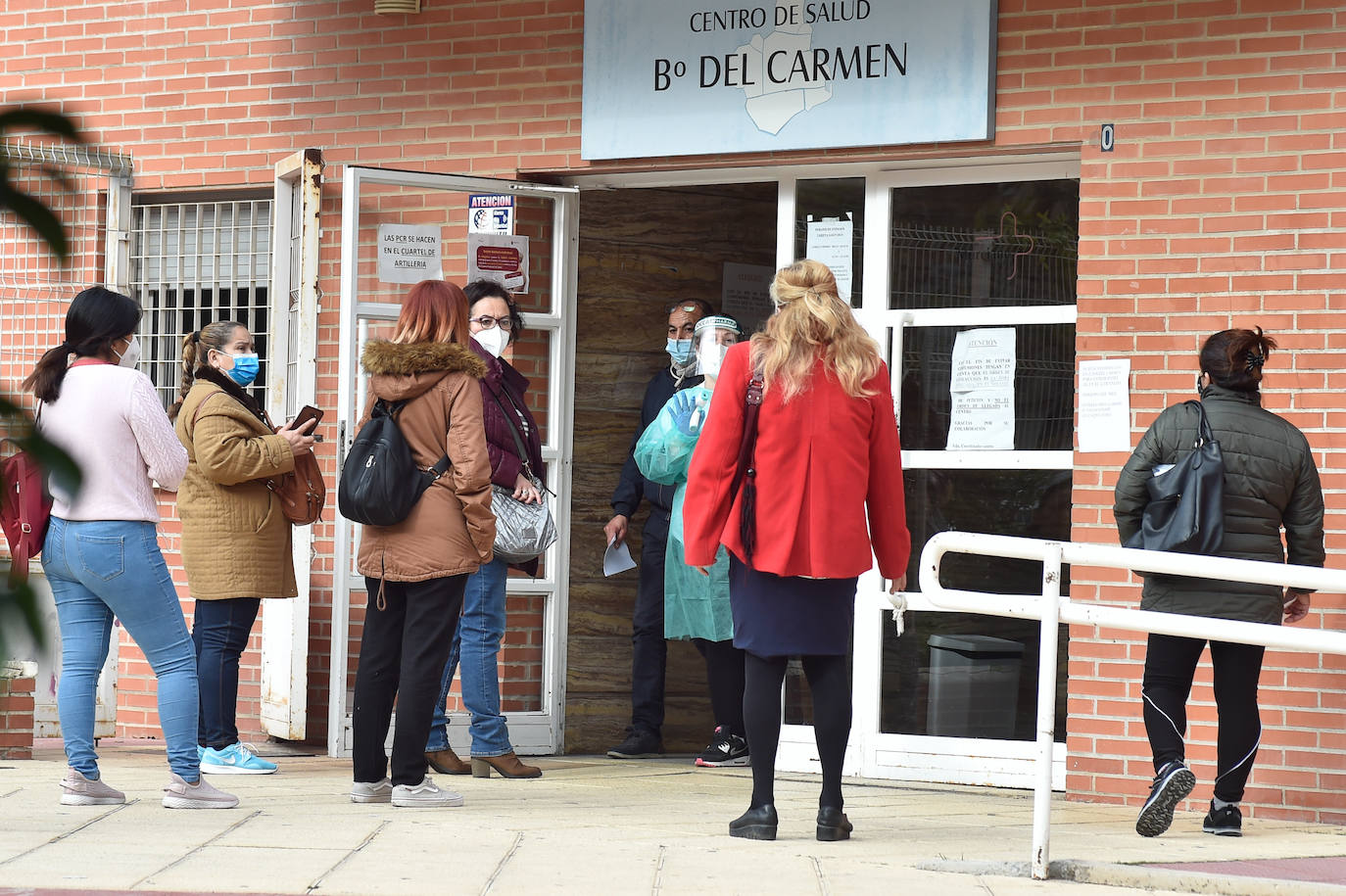 Fotos: Colas en los centros de salud de Murcia