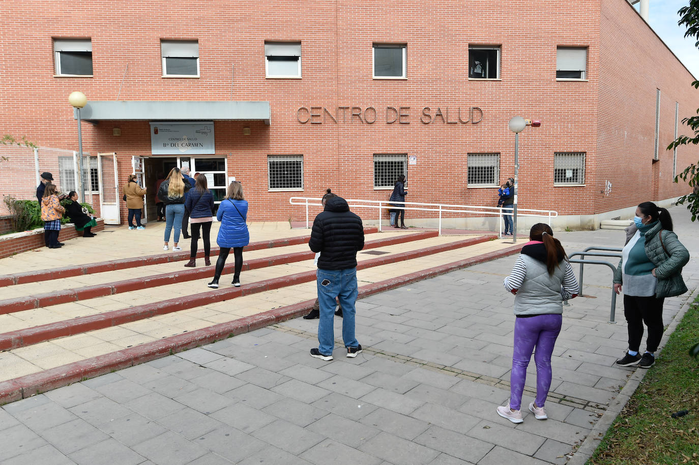 Fotos: Colas en los centros de salud de Murcia