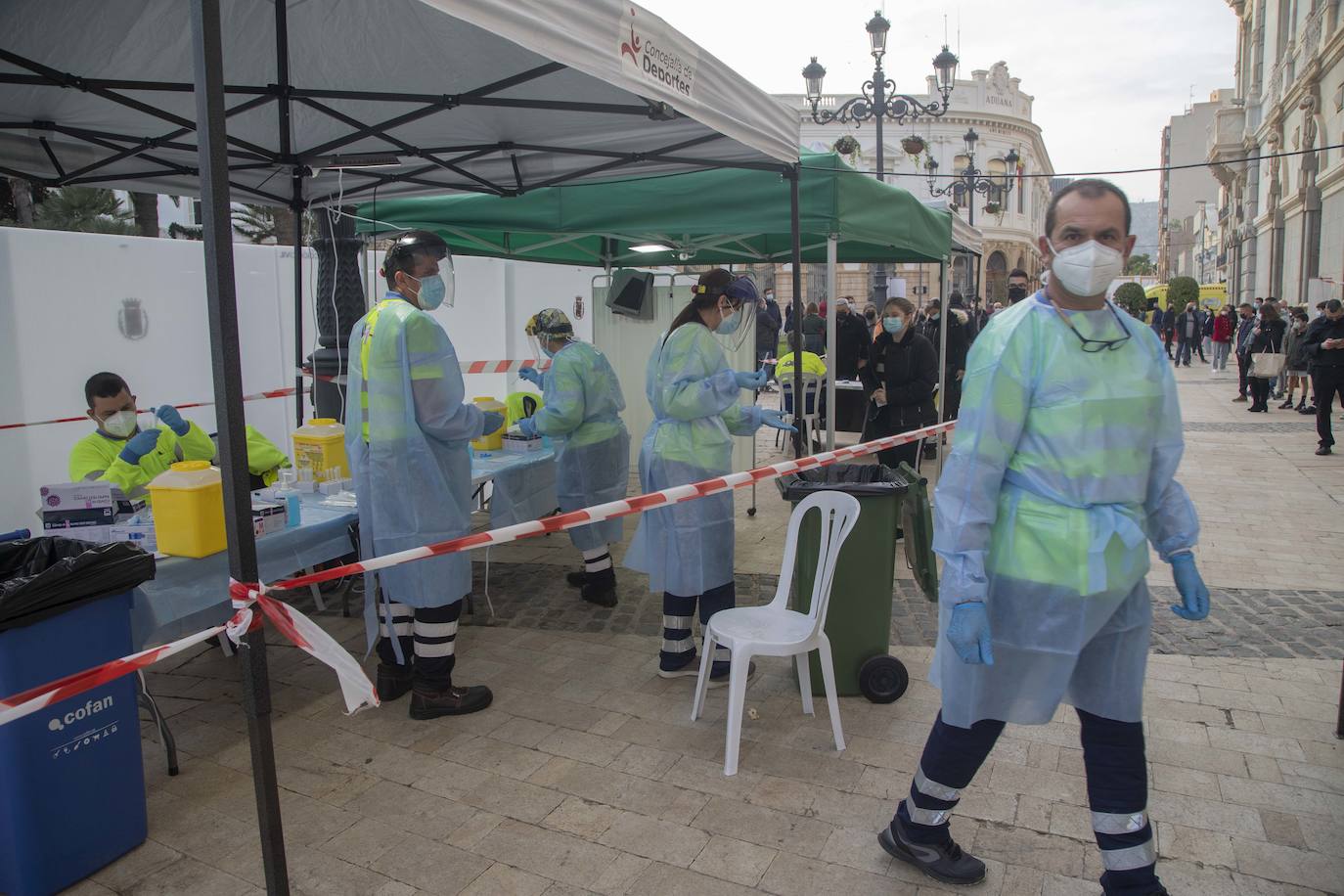 Fotos: Colas en Cartagena para hacerse un test de antígenos antes de Nochebuena