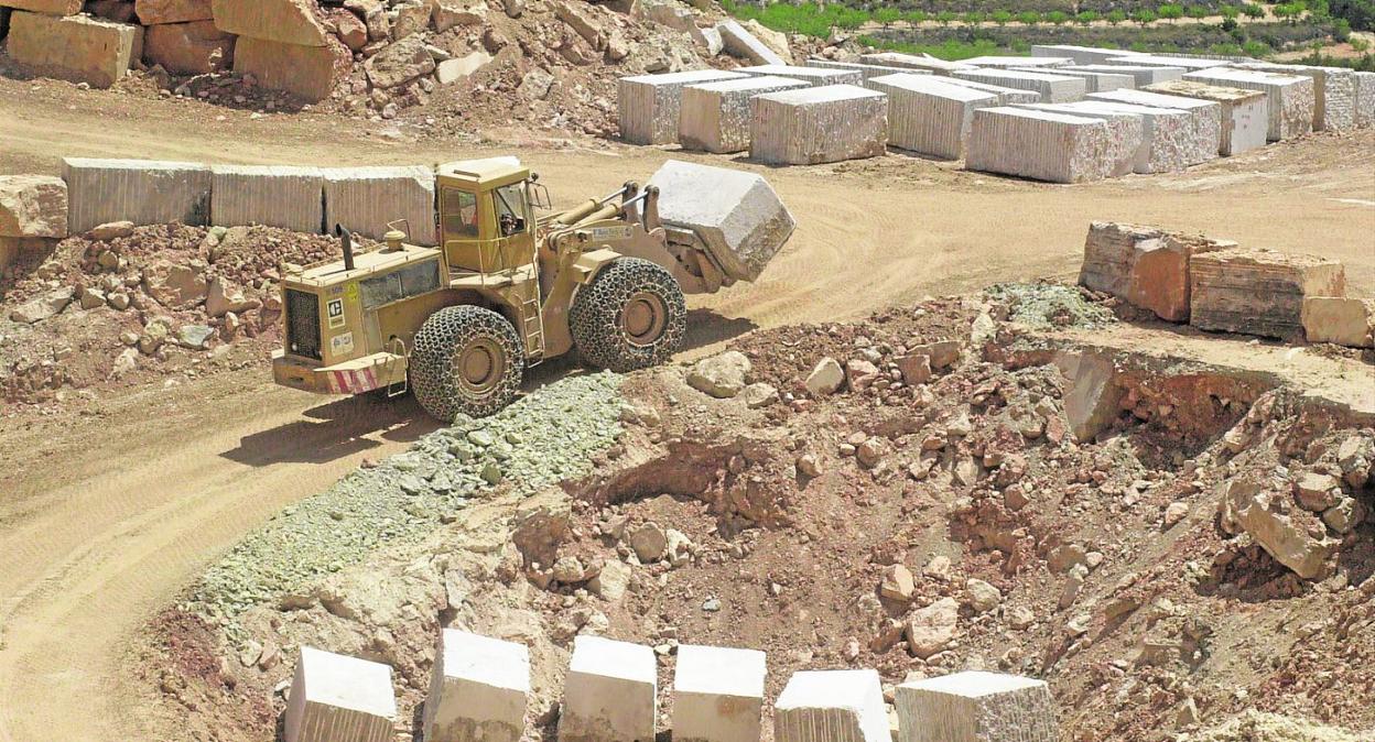 Cantera de mármol (Pliego); es el producto más demandado en el exterior, con 18,6 millones facturados hasta octubre (+19,8% anual). 