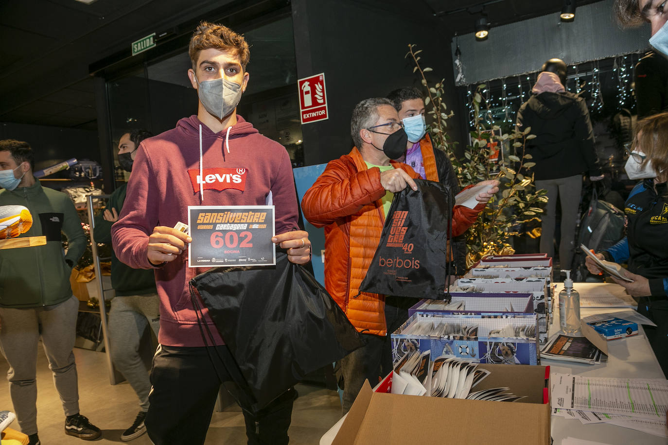 Fotos: Recogida de dorsales de la San Silvestre de Cartagena