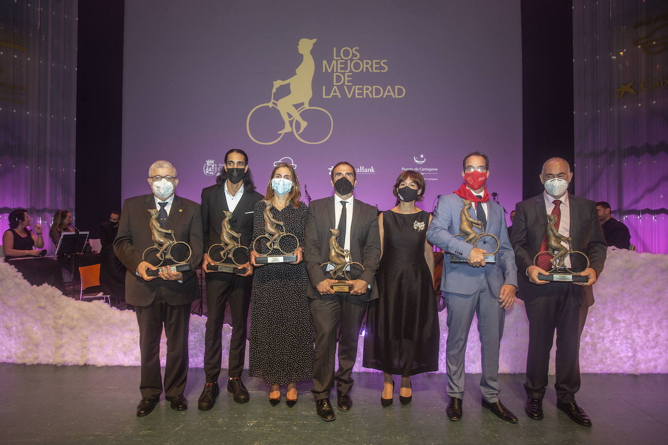 08/10/2021. Los sanitarios, los Caballos del Vino, el FICC y Katir, ‘Los Mejores’ de LA VERDAD El colectivo de sanitarios, la fiesta de los Caballos del Vino, el Festival Internacional de Cine de Cartagena (FICC) y el atleta muleño Mohamed Katir recibieron el 8 de octubre los premios ‘Los Mejores’ de LA VERDAD en una gala celebrada en El Batel, en Cartagena. | J. M. RODRÍGUEZ