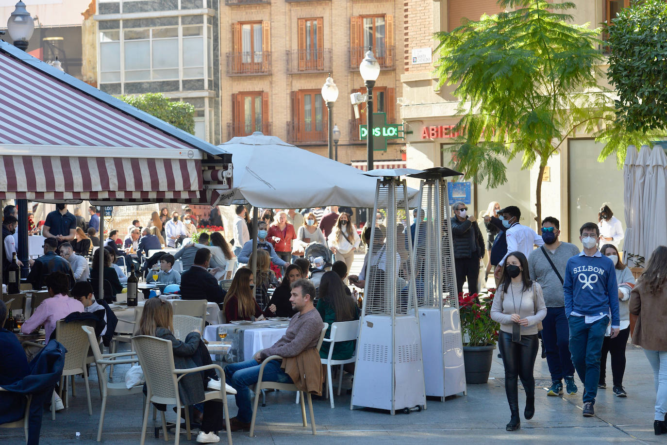 Fotos: Murcia llena las terrazas en una &#039;Tardevieja&#039; primaveral