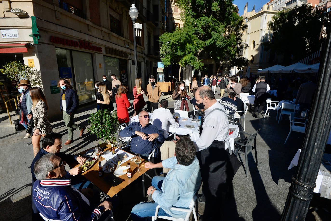 Fotos: Murcia llena las terrazas en una &#039;Tardevieja&#039; primaveral