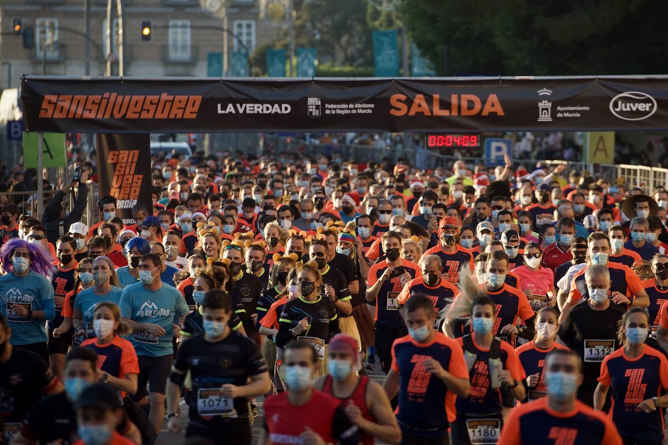 Fotos: Salida de la San Silvestre de Murcia 2021