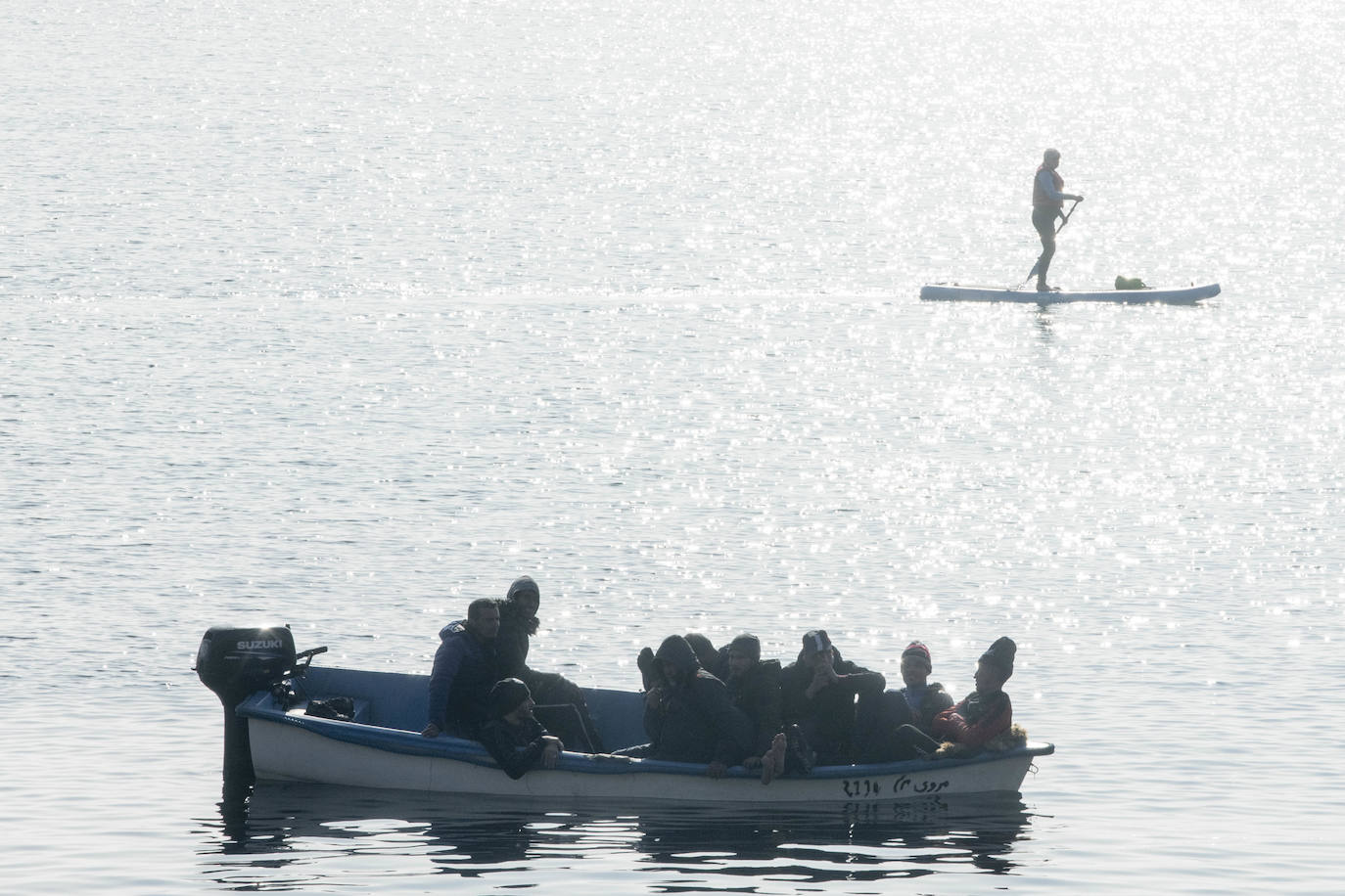 Fotos: Una patera con diez personas a bordo llega a Isla Plana, en Cartagena