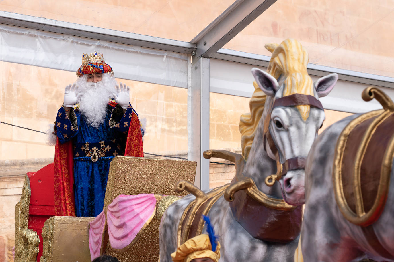 Fotos: Cabalgata de los Reyes Magos estática en la plaza de España de Lorca