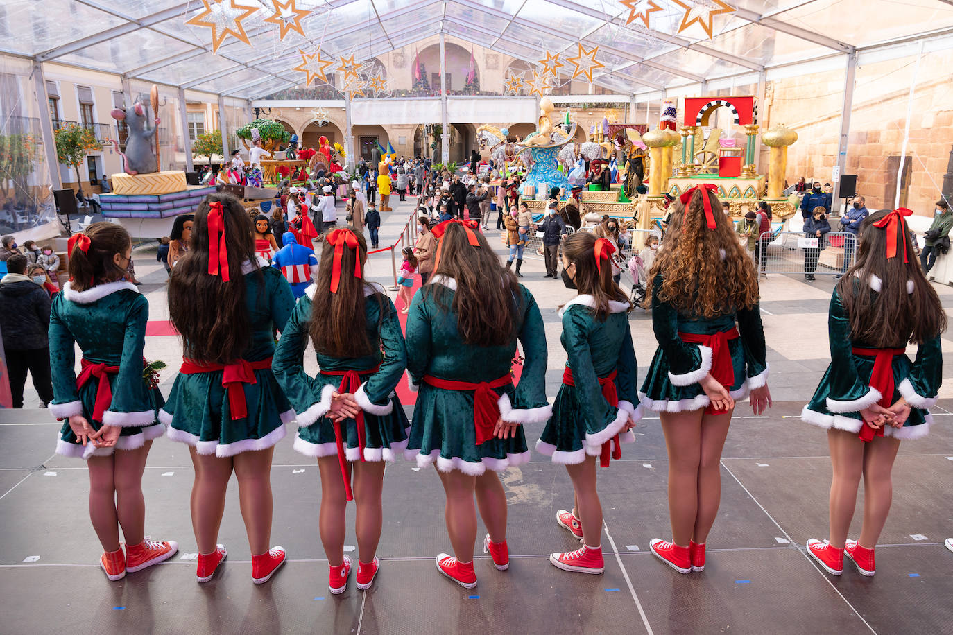 Fotos: Cabalgata de los Reyes Magos estática en la plaza de España de Lorca