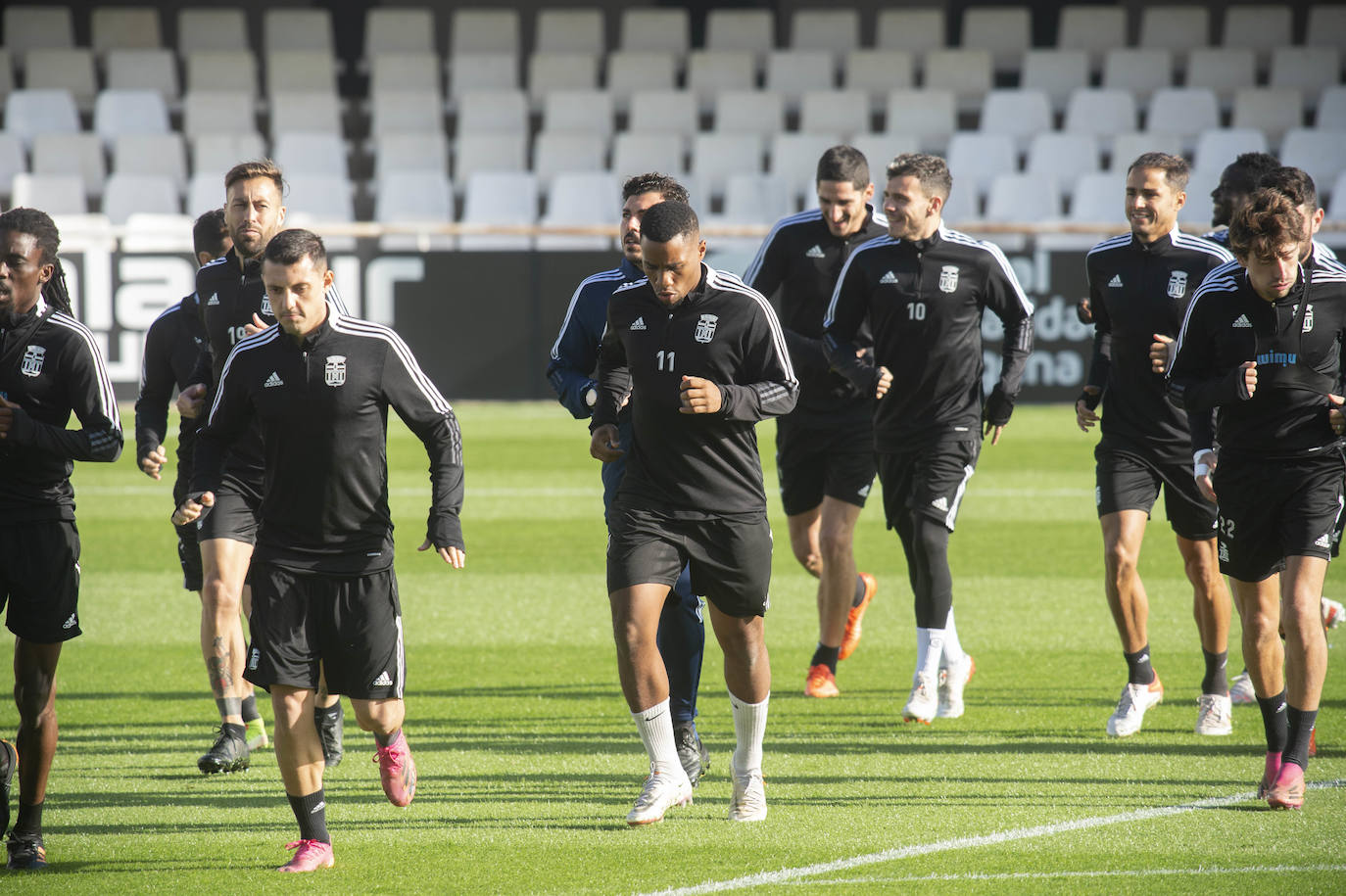 Fotos: Medio millar de fieles arropan al Cartagena en el último entrenamiento