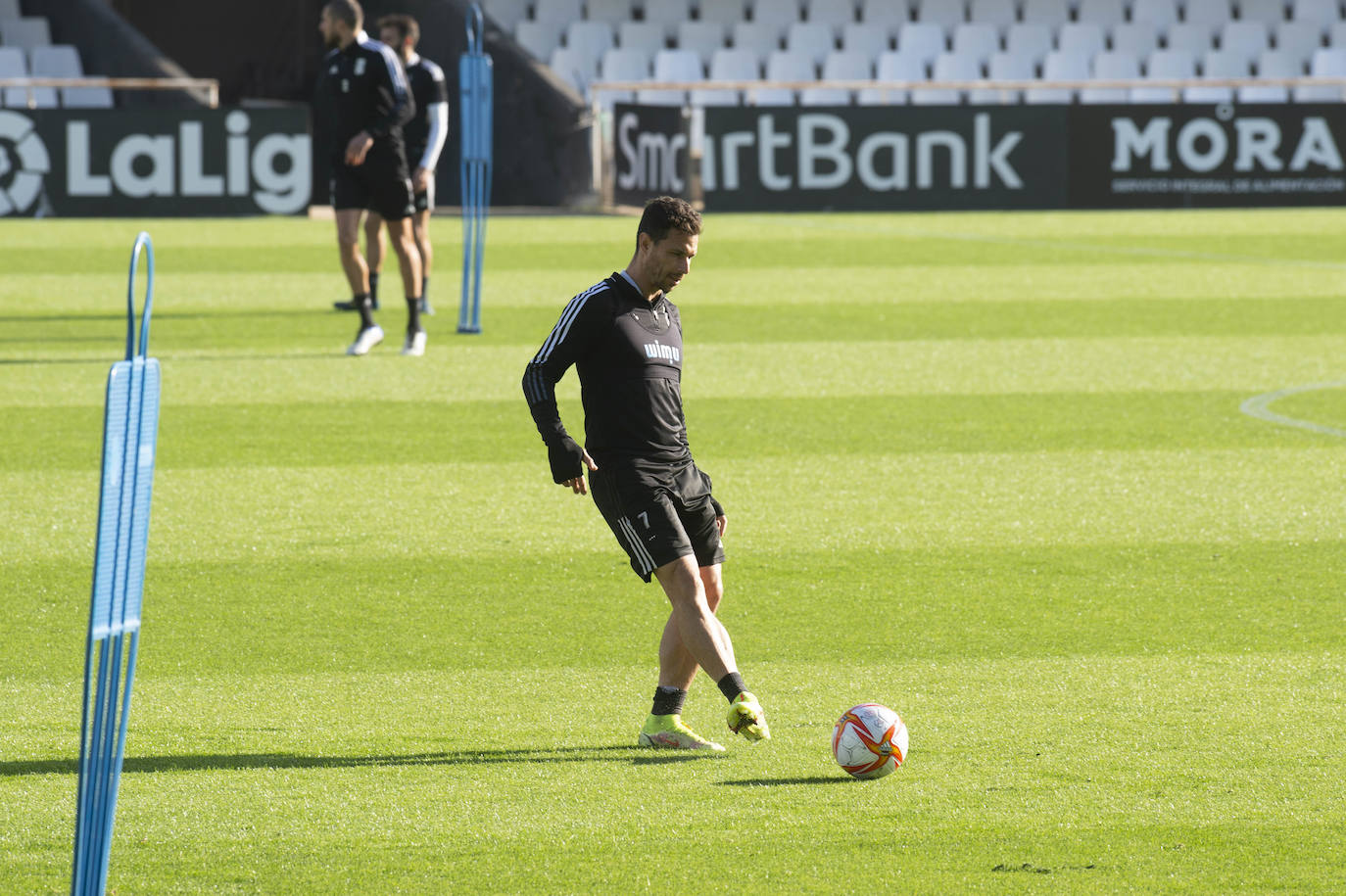 Fotos: Medio millar de fieles arropan al Cartagena en el último entrenamiento