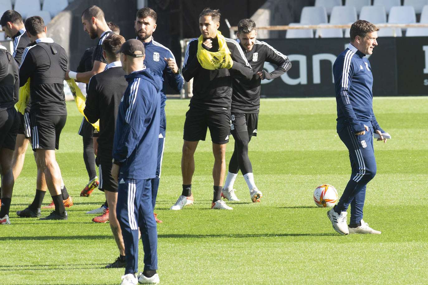 Fotos: Medio millar de fieles arropan al Cartagena en el último entrenamiento