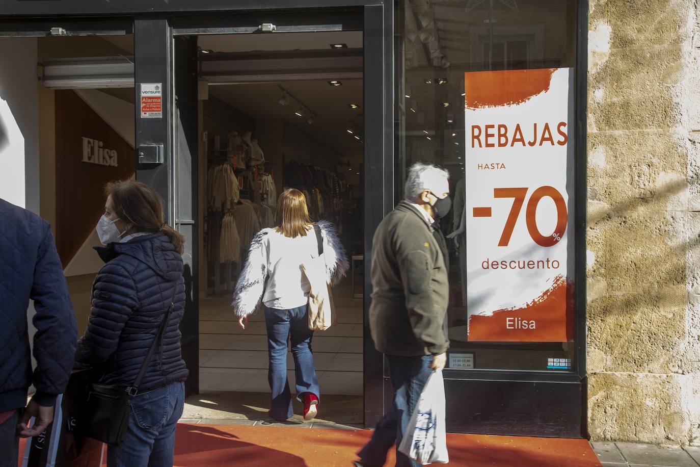 Fotos: Las rebajas y los Reyes animan las ventas en Cartagena