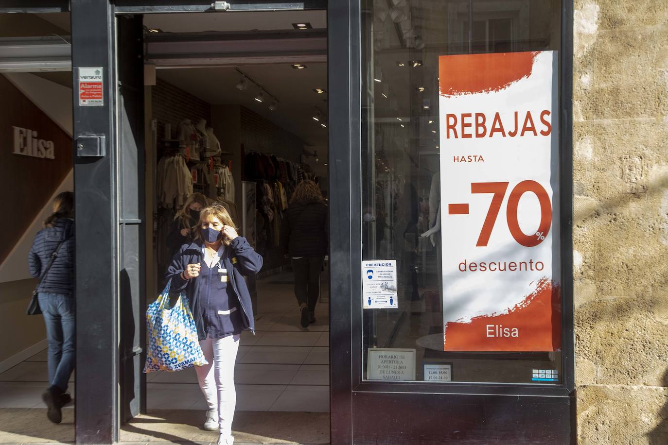 Fotos: Las rebajas y los Reyes animan las ventas en Cartagena