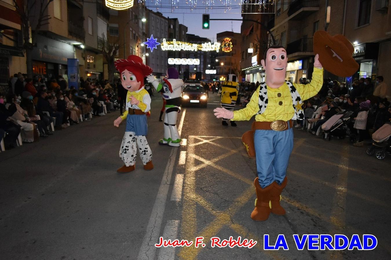 El Cortejo Real que precedía a las carrozas del Melchor, Gaspar y Baltasar, estaba compuesto por distintas carrozas, espectáculos musicales y personajes de fantasía. La Policía Local y el Cuerpo de Bomberos abrieron el recorrido, seguidos de Dafne Dance Academy, Goofy & Donald, Club Gymca VeraCruz, La Sirenita, Academia de Baile EDIG, Pinocho, Escuela de Baile de la Concejalía de Deportes, Las Mariposas, Escuela de Baile Ana, La Bella y la Bestia, la Guardia de Darth Vader y la Banda de Música La Compañía.