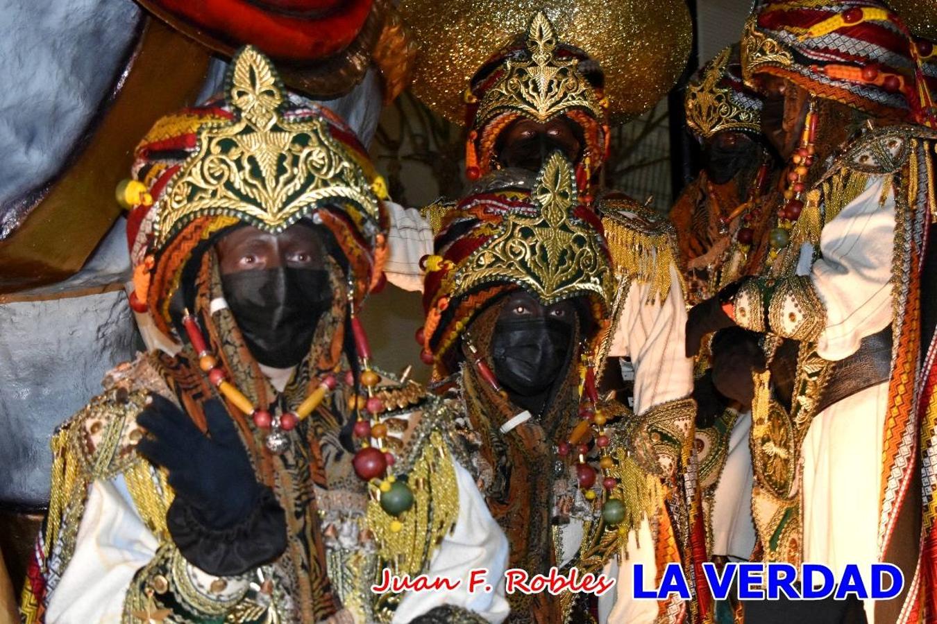 El Cortejo Real que precedía a las carrozas del Melchor, Gaspar y Baltasar, estaba compuesto por distintas carrozas, espectáculos musicales y personajes de fantasía. La Policía Local y el Cuerpo de Bomberos abrieron el recorrido, seguidos de Dafne Dance Academy, Goofy & Donald, Club Gymca VeraCruz, La Sirenita, Academia de Baile EDIG, Pinocho, Escuela de Baile de la Concejalía de Deportes, Las Mariposas, Escuela de Baile Ana, La Bella y la Bestia, la Guardia de Darth Vader y la Banda de Música La Compañía.